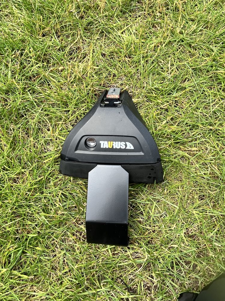 Yakima K1050W kit dopasowujący do Toyota C-HR (2023)