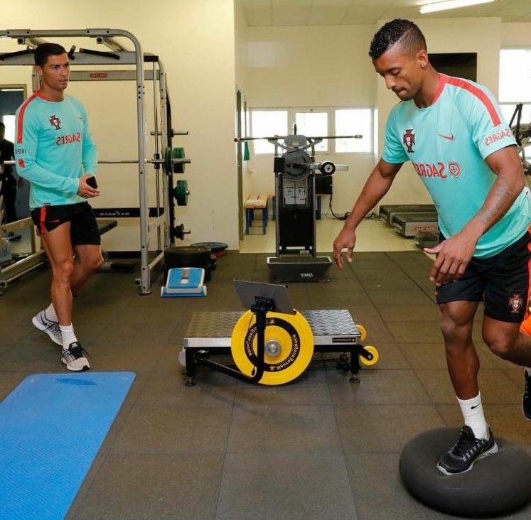ACCELERATION SQUAT BASIC