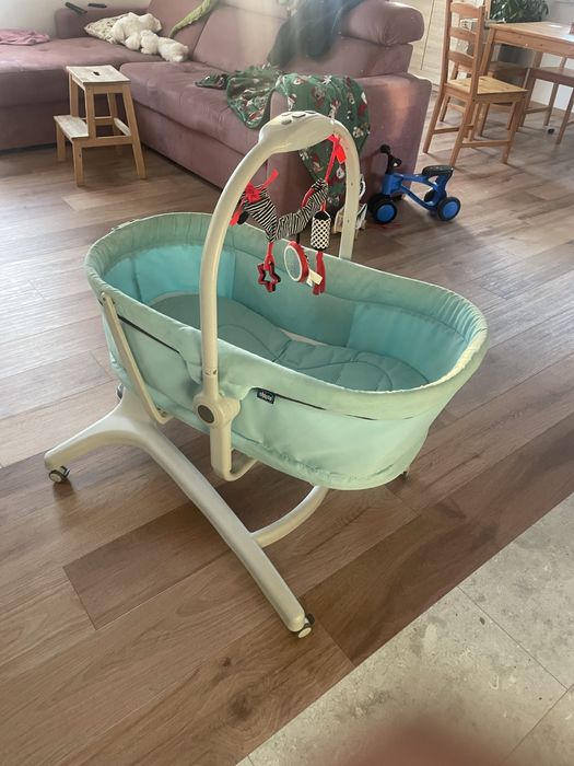 Chicco Hug 4in1 - kołyska, krzeselko dla niemowlaka