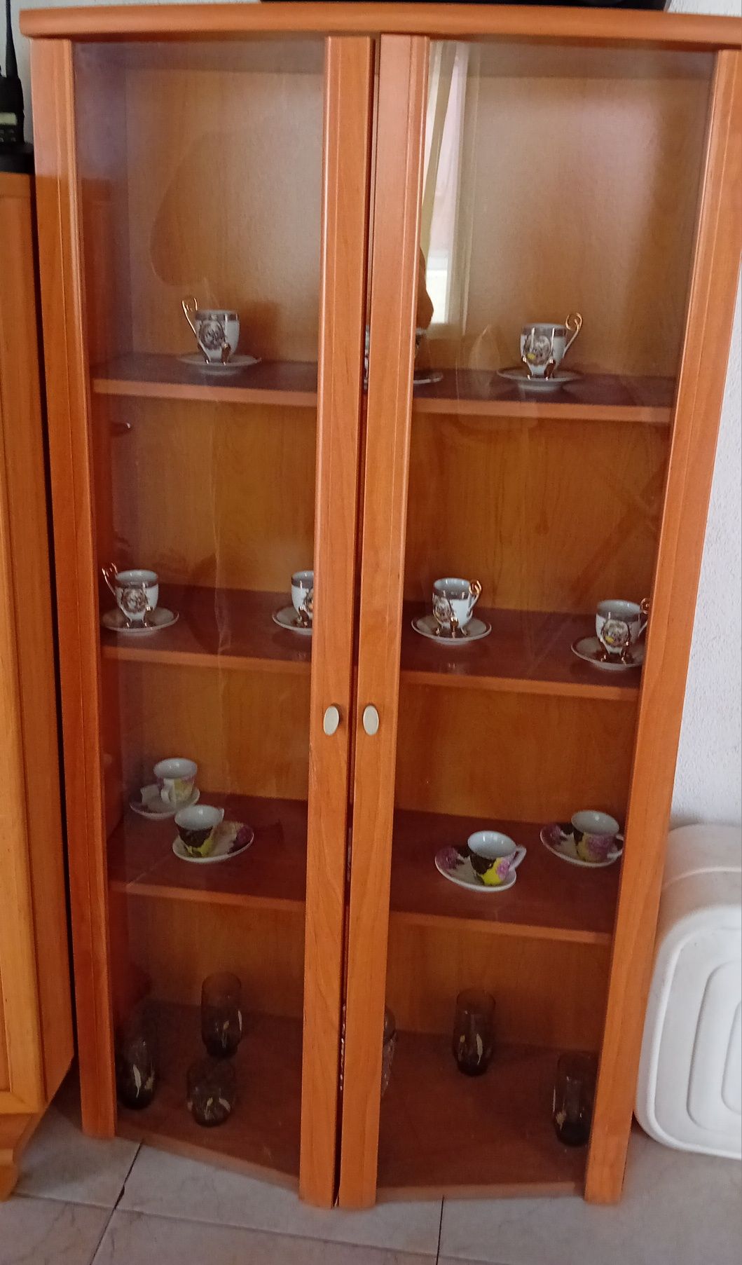 Móvel cristaleira
