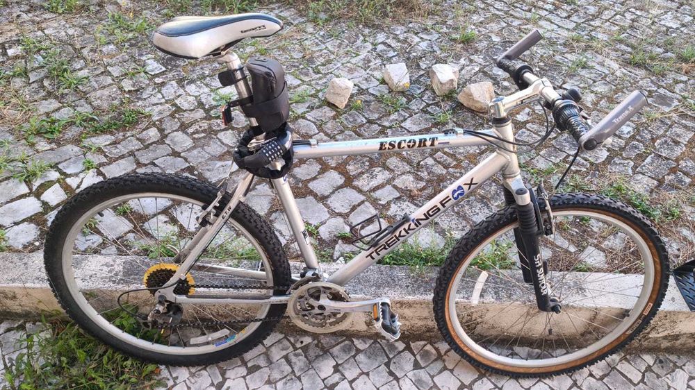 Bicicleta de Alumínio com acessórios