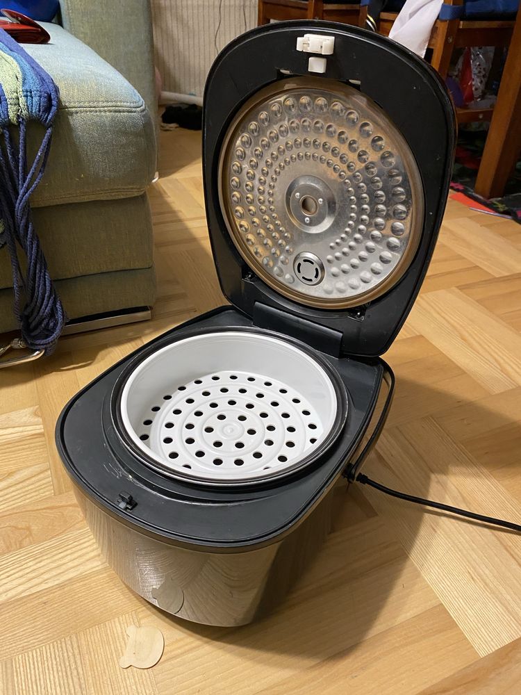 Redmond  Rmc-280E multicooker