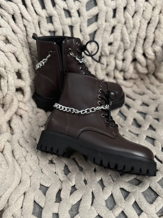 Botki czekoladowe ala Martensy ze skóry wegańskiej Tijn