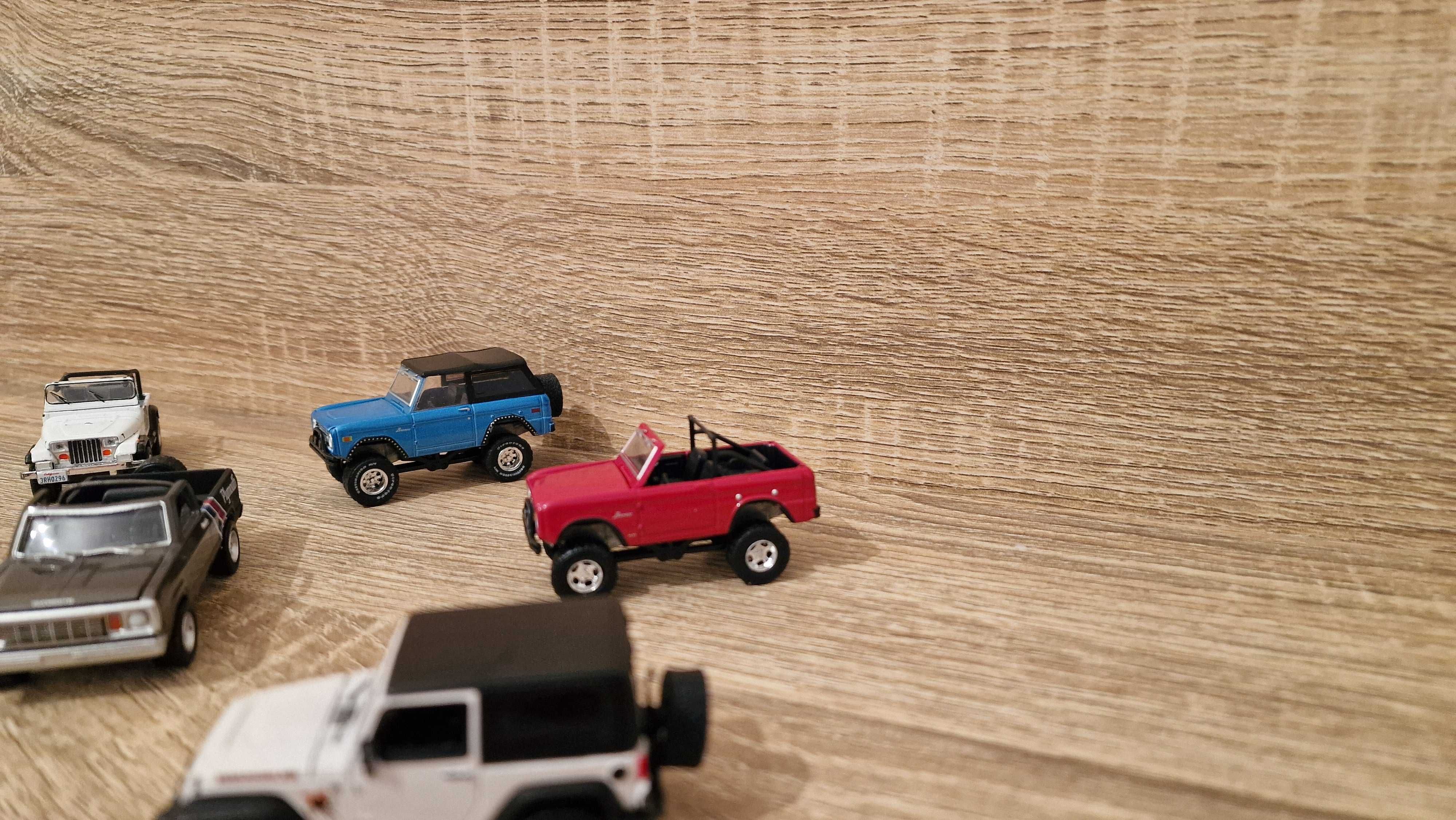 Lote de 6 Jeeps de todo terreno 1:64