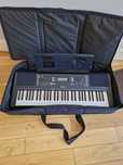 Сінтезатор Yamaha PSR-E373 з Thomann bag