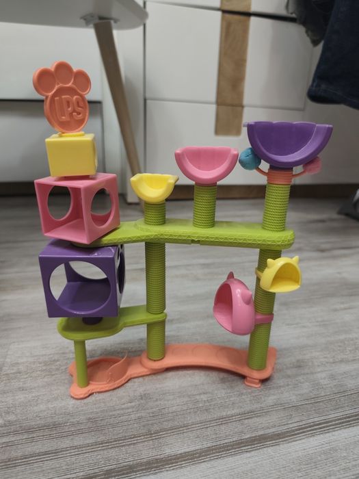 Samochód i drapak plac zabaw Pet Shop LPS