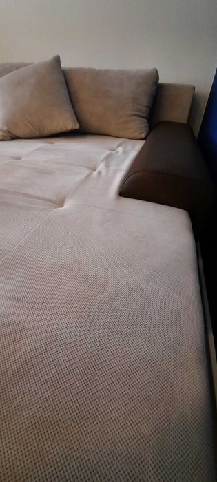 Narożnik z funkcją spania beżowy brązowy 300/215