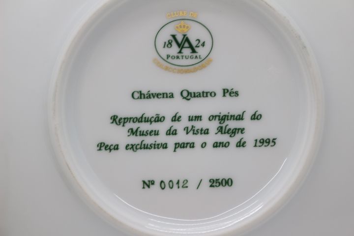 Chávena de 4 Pés Clube Colecionadores Vista Alegre ano 1995