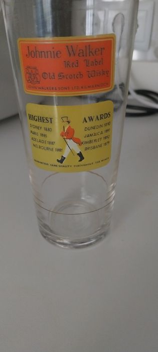 Copo antigo da Johnnie Walker com + de 40 anos
