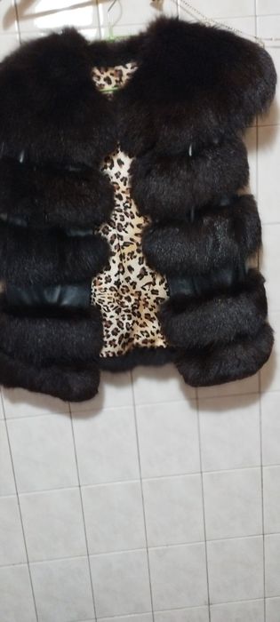 Желет женский  из чернобурки и кожи