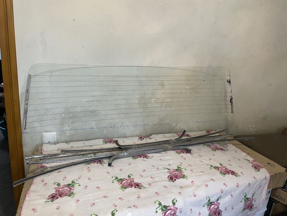 Газ 2410 заднє скло