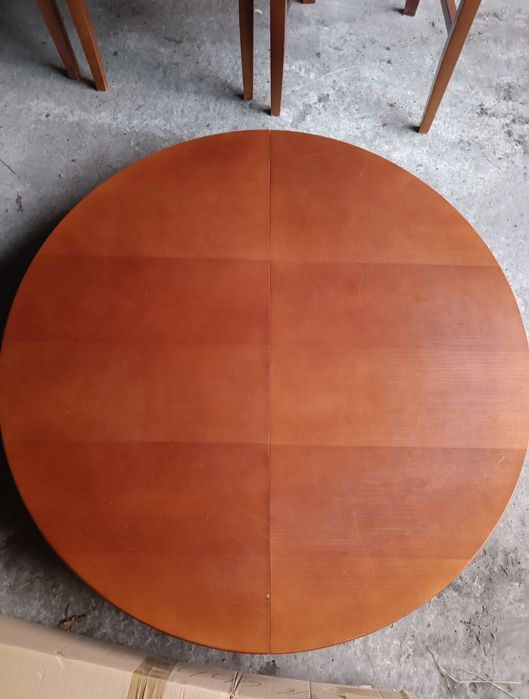 Stół okrągły z 4 krzesłami