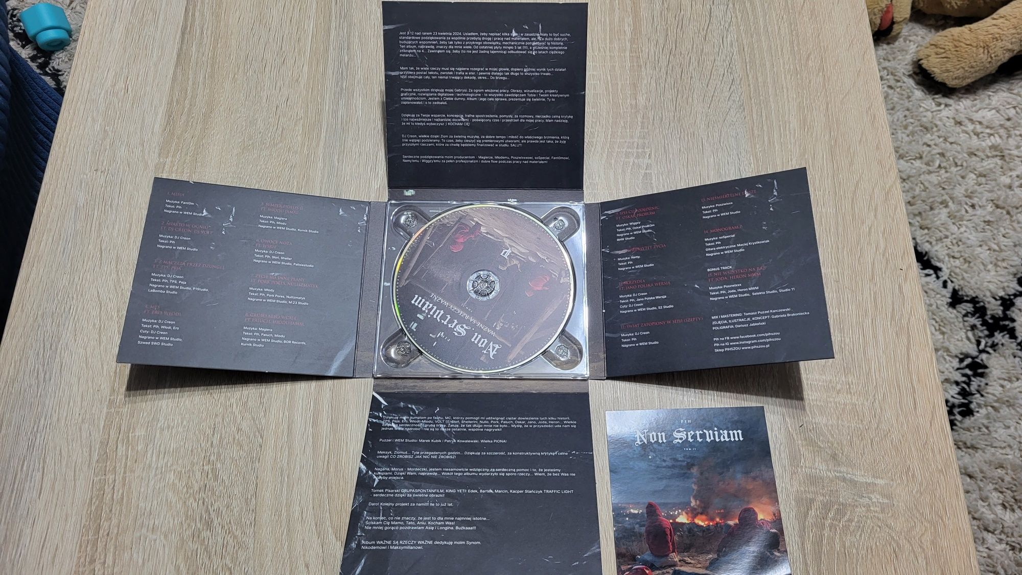 Sprzedam album Pih non serviam tom II wersja limitowana
