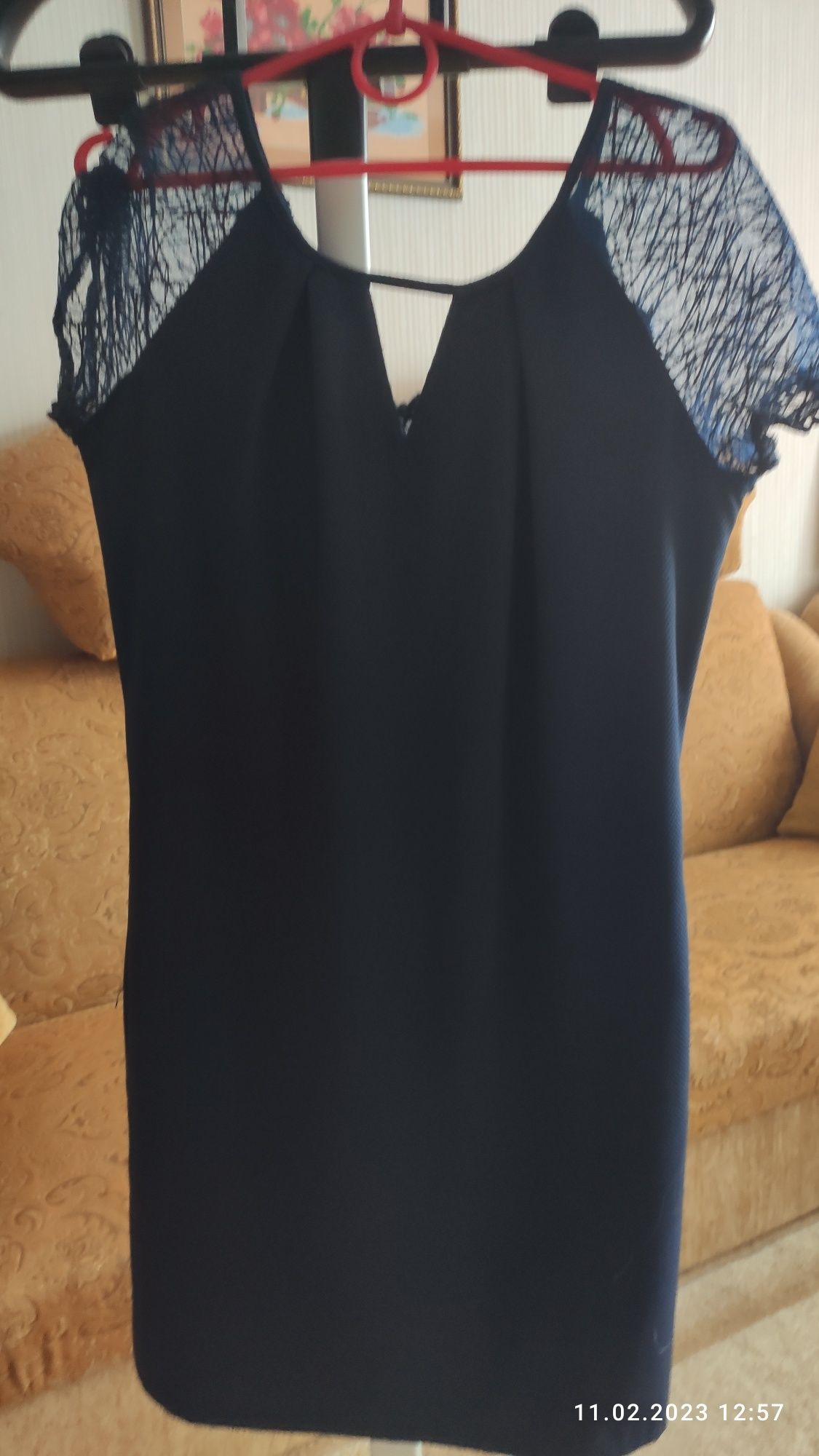 Плаття жіночі (декілька штук) розмір 44-46-48(потрібно робити заміри)