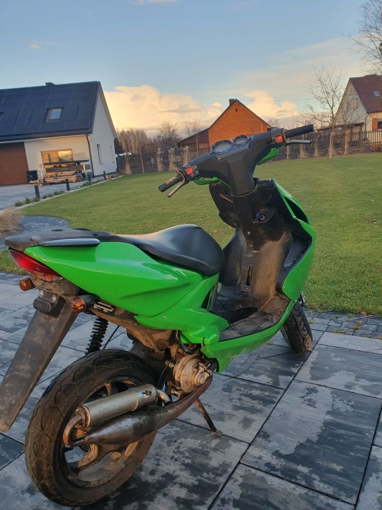 Yamaha aerox 50.