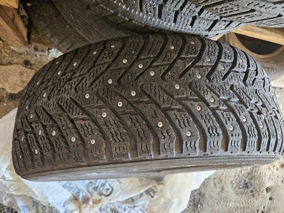 Продам гуму зимову NOKIA