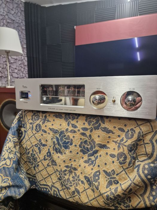 Amplificador ibrido yaqin vk 2100