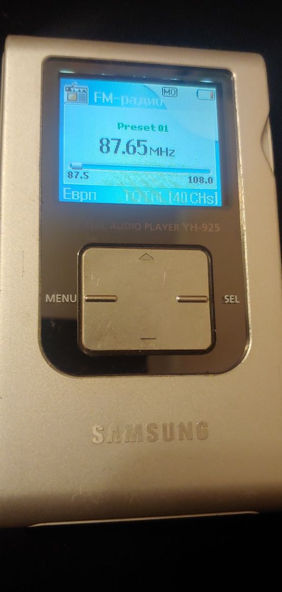 Мп 3 плеер Samsung YH- 925  HDD 20 gb