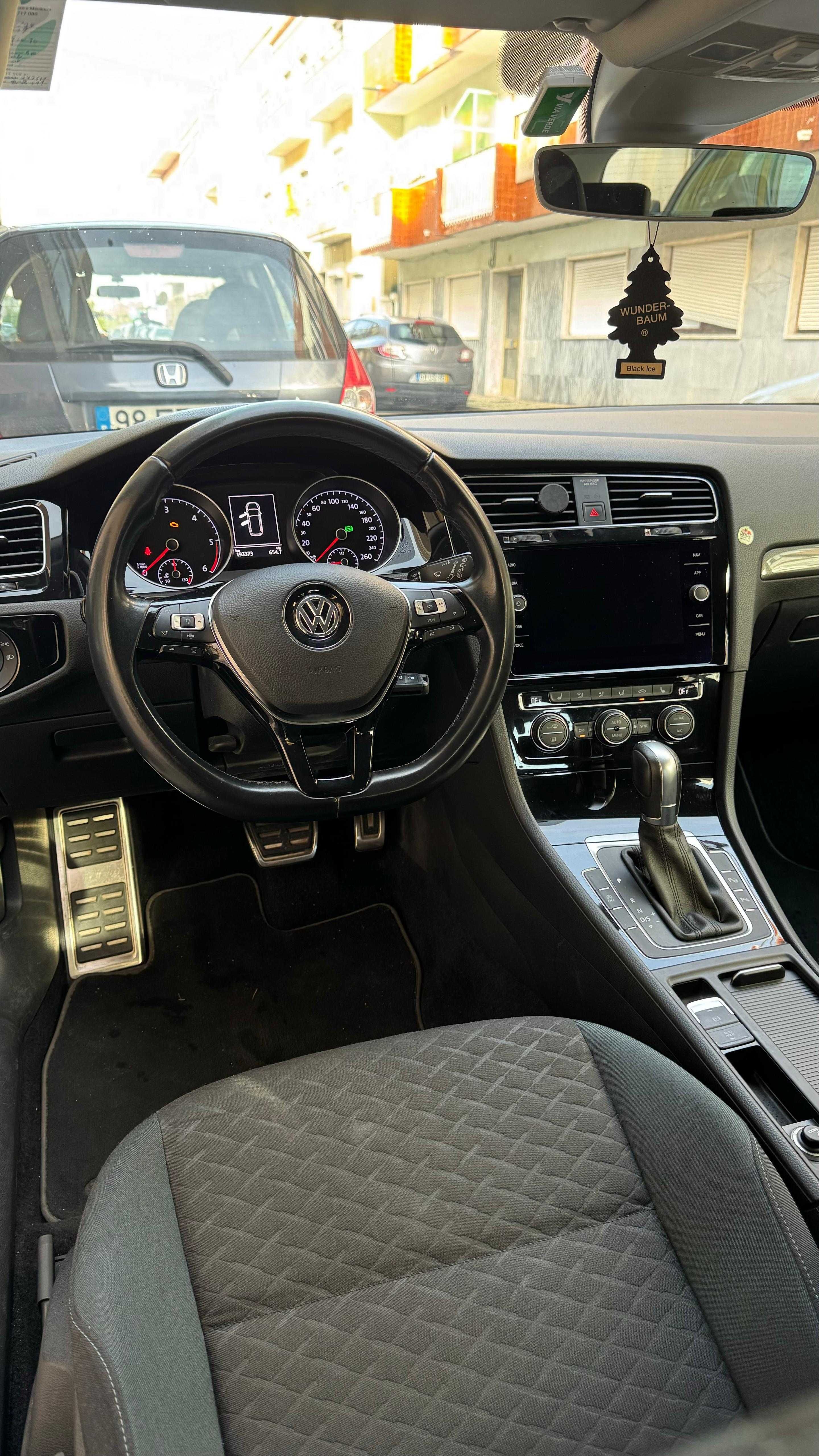 Volkswagen Golf 1.6 TDI SCR DSG IQ.DRIVE Auto