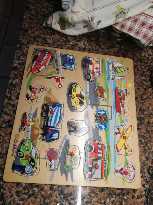 Puzzle de madeira com pega da Eichhorn.