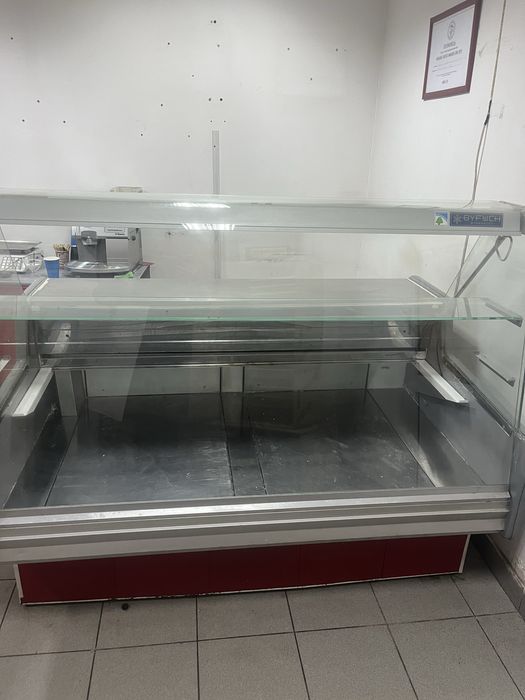 Холодильна вітрина