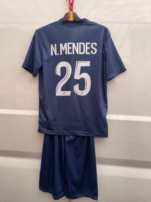 Equipamento Nuno Mendes. PSG
