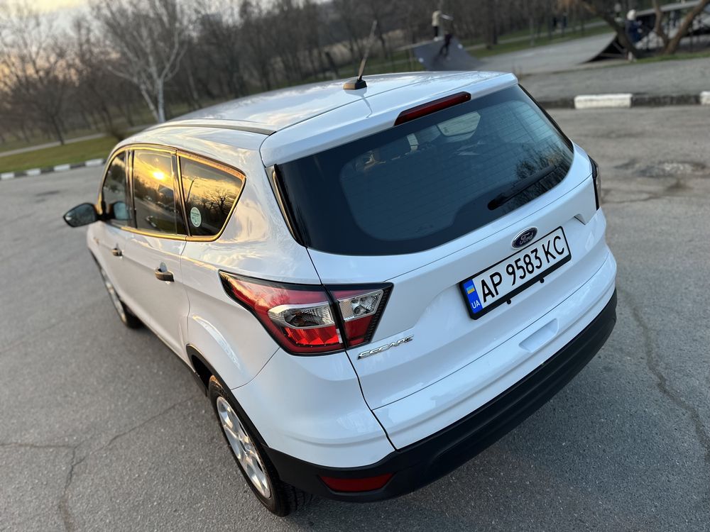 Продам Ford Escape