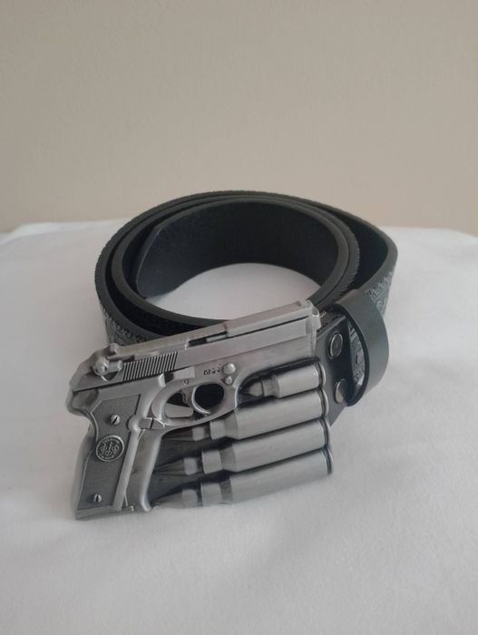 Męski czarny pasek do spodni z ozdobną klamrą