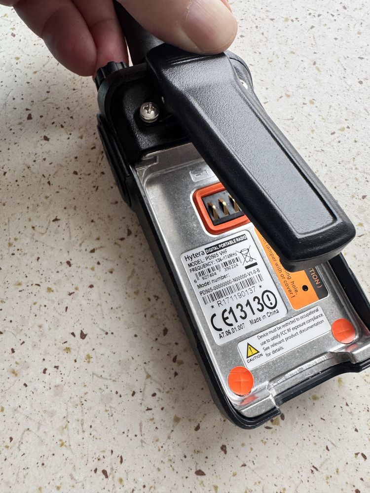 Dwa Radiotelefony cyfrowe DMR Hytera PD505