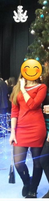 Продам трендову червону сукню з ланцюжком