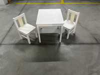 mesa e 2 cadeiras brancas para criança IKEA