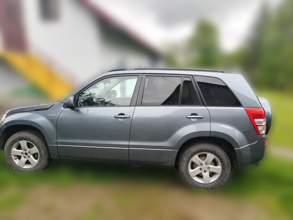 Suzuki Grand Vitara 4x4 2.7V6 b+g automat