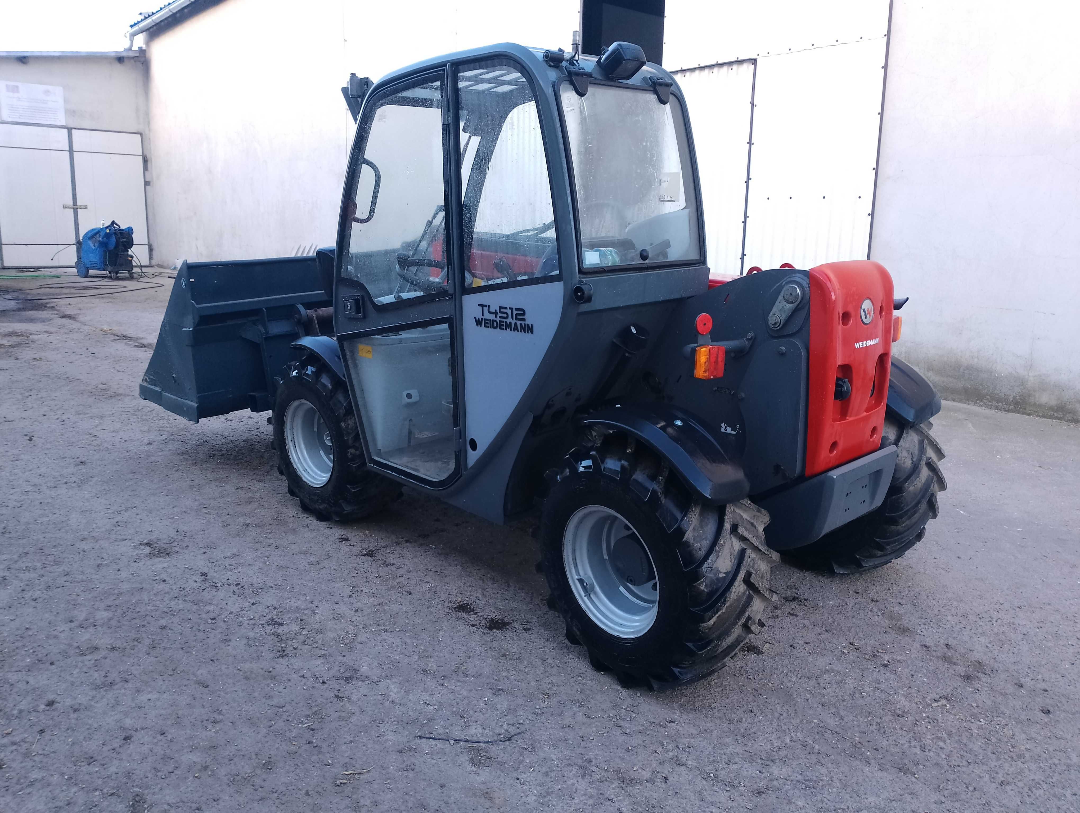 Ladowarka Weidemann T4512