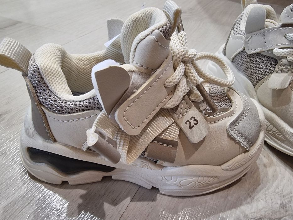 Кросівки для малечі