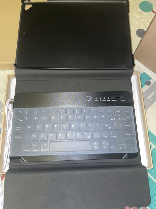Бездротова клавіатура ipad