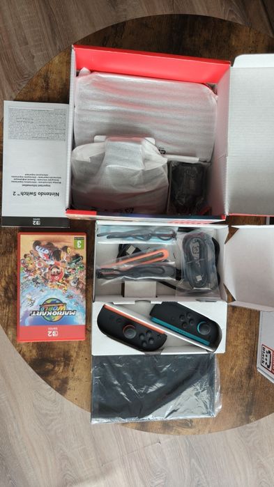 Konsola Nintendo Switch 2 ,gra MarioKart World, grip, szkło ochronne