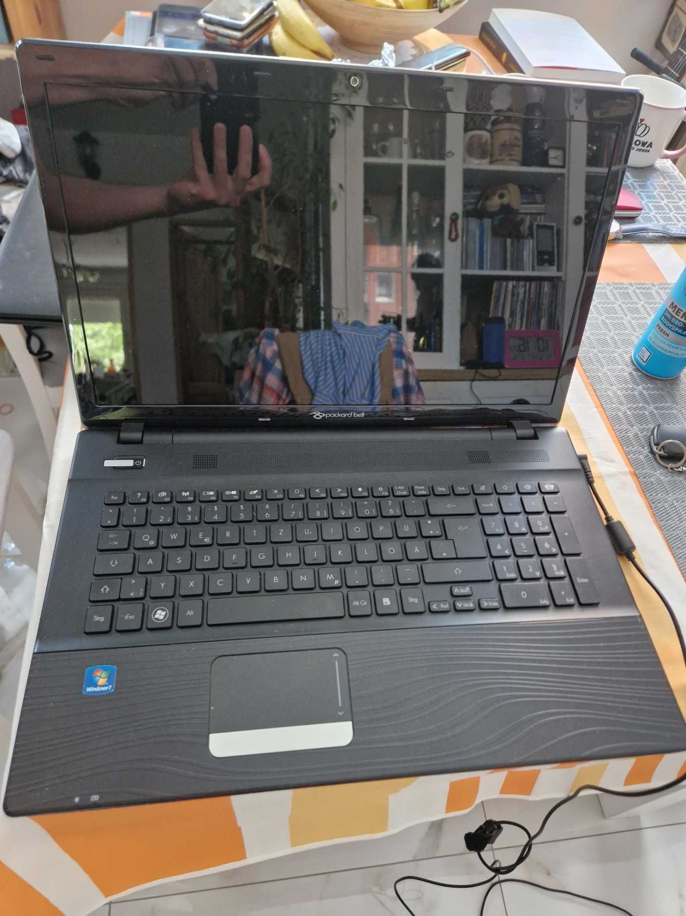 Laptop Asus F751S 17,3 " Intel Pentium Quad-Core 4 GB / 930 GB czarny