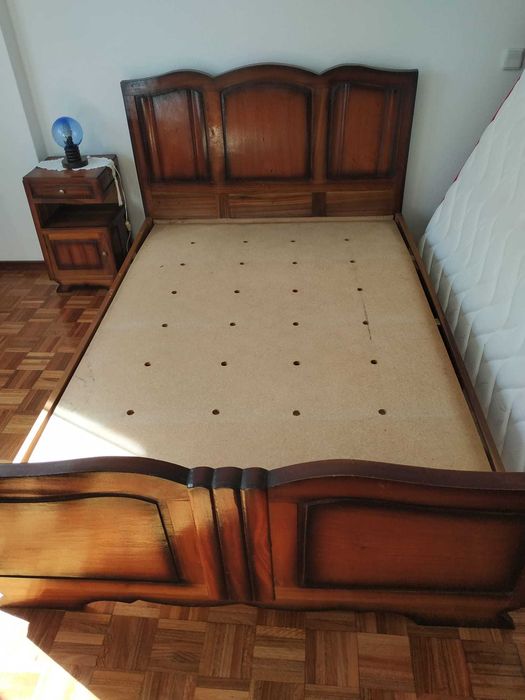 2 Camas em Madeira, Mesmo Tamanho – 60€