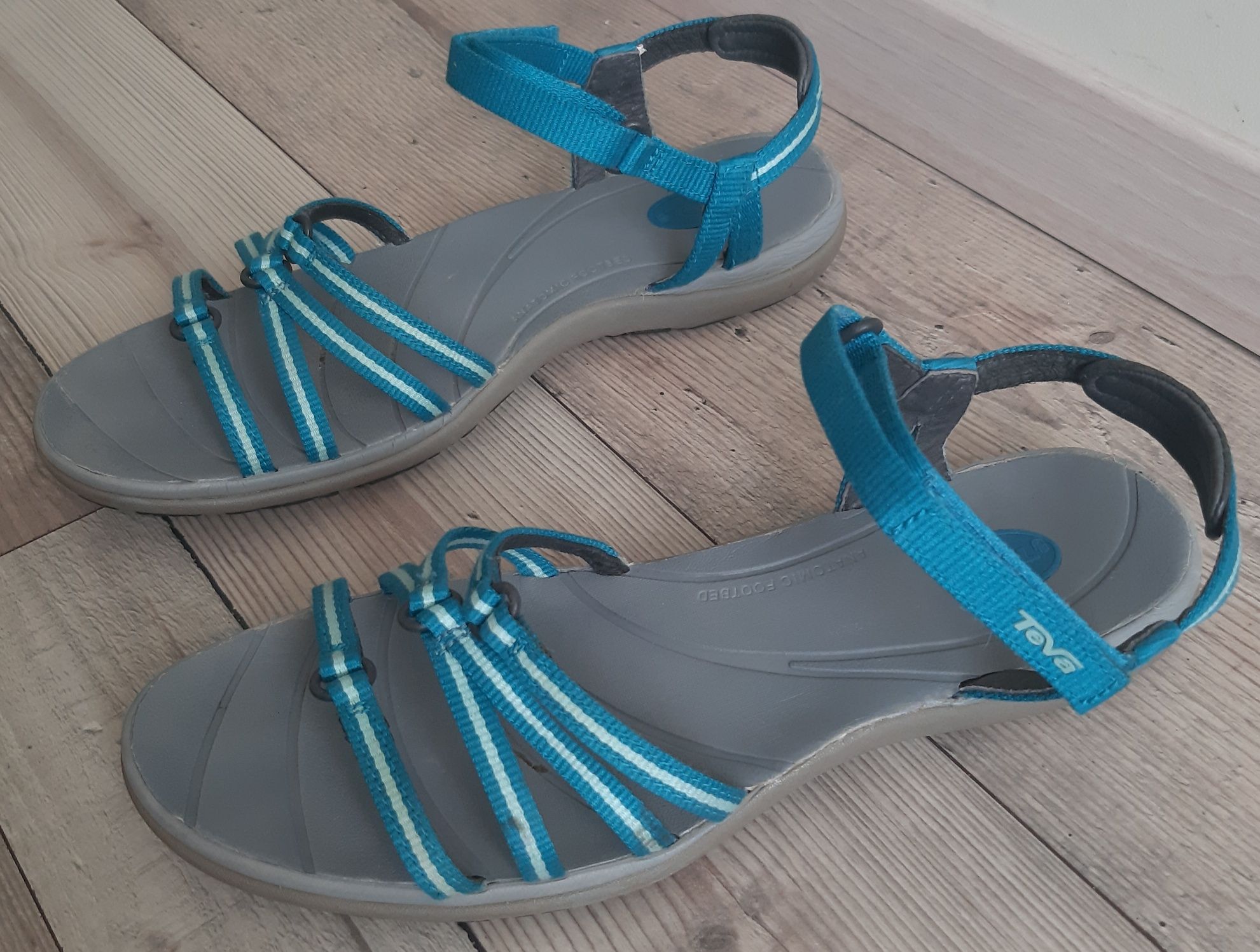 Босоніжки Teva (р.40)