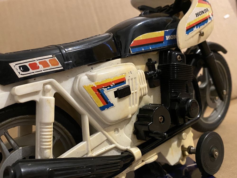 Miniatura/kolekcjonerska zabawka/model Honda CR 750 PRL
