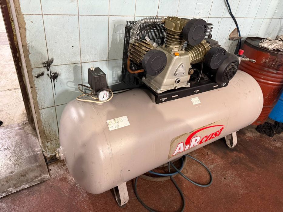 У продажу компресор на 500л.