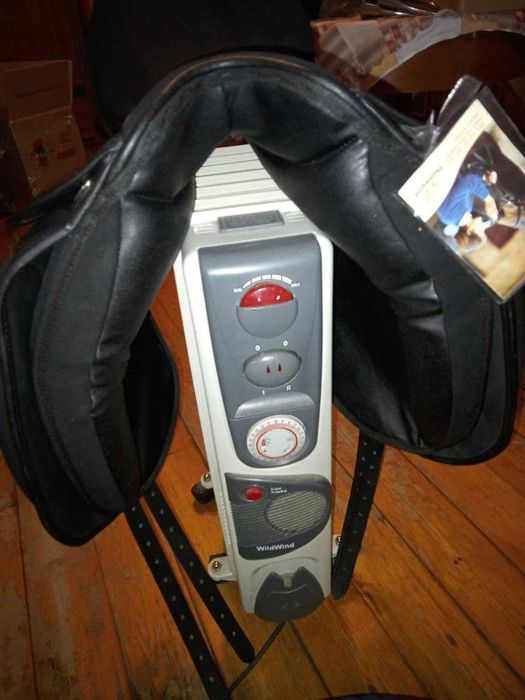 Продам новое седло для лошади