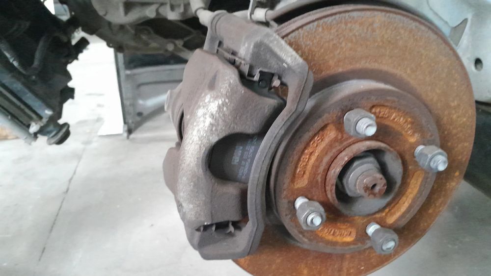 Pinça travão / maxila de travão frente esquerda FORD Ka+