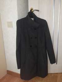Пальто жіноче темно-сірого кольору