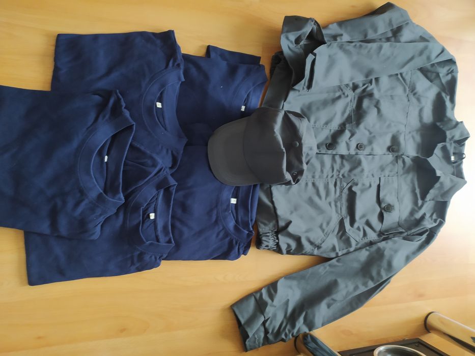 Nowe komplet ubranie robocze spodnie bluza koszulki czapka r.S