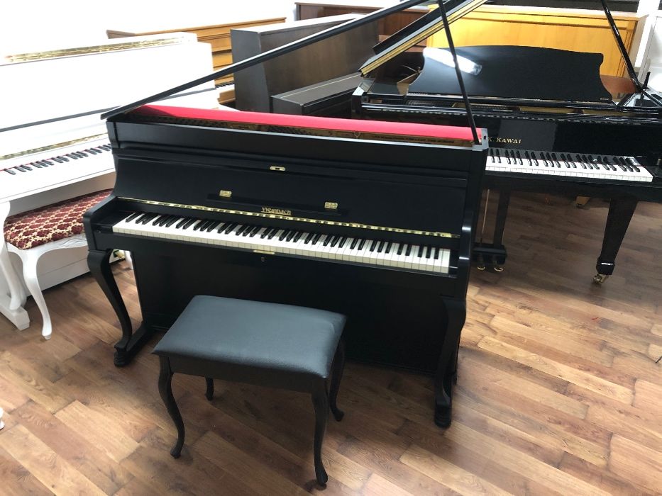 Pianino Czarne Weinbach Petrof