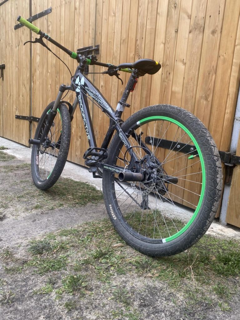 Rower stunt dh mtb fr dirt dartmor ns .