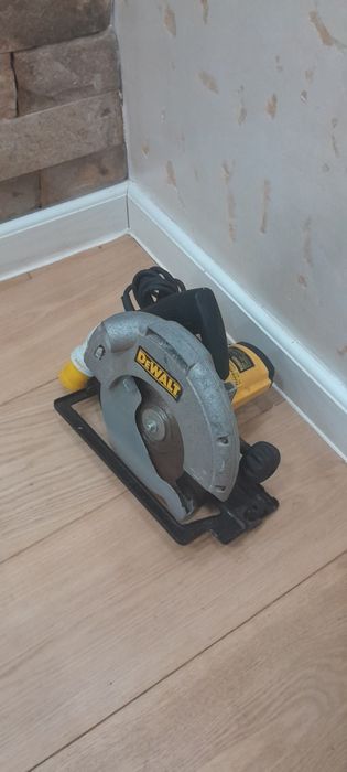 Продам паркетку Dewalt майже нову