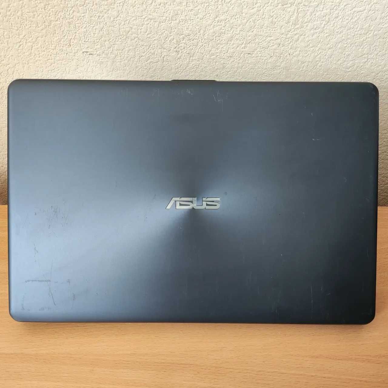 Ігровий Asus X542U 15.6"FHD i5-8250u/8Gb DDR4/256SSD/GeForce 930MX 2Gb