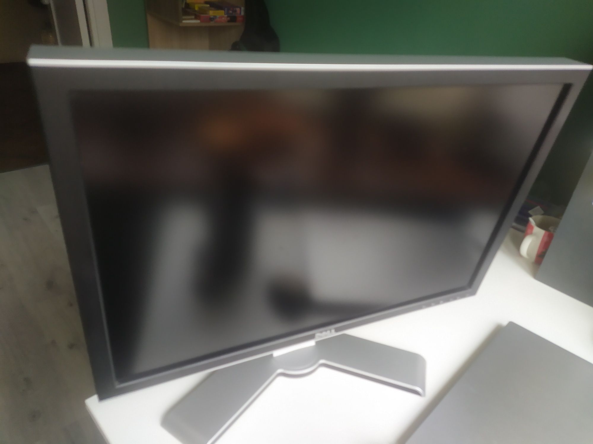 Монитор Dell. Model 2408 WFPb